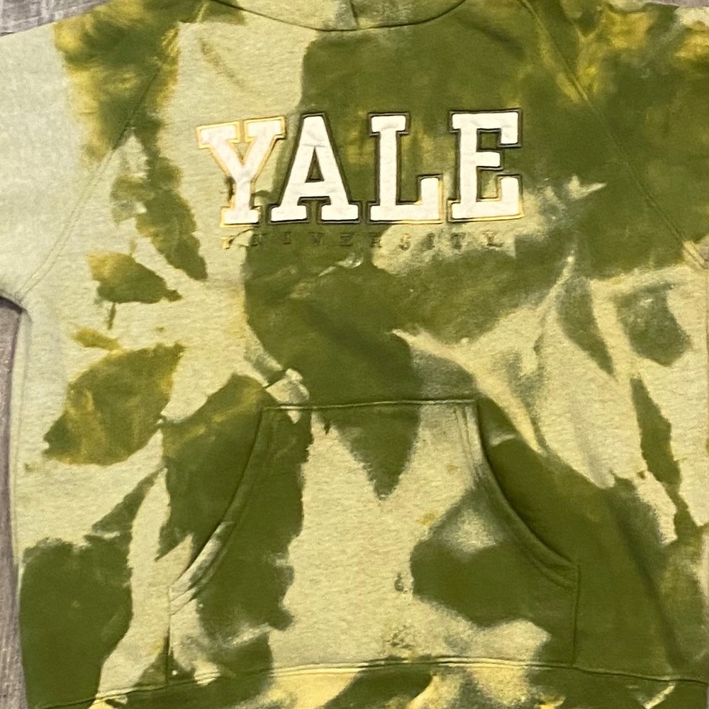 🖤 reverse dye yale sweatshirt (read bio)